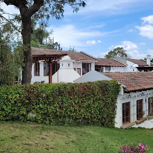 Holiday home Amplia Casa Guatemala Con Pergola Y Jardin, Antigua